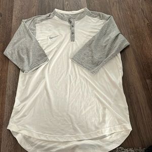 3/4 length sleeve shirt